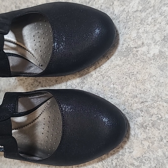 Life Stride Soft System Stylish Black Women's Shoes - Picture 7 of 9